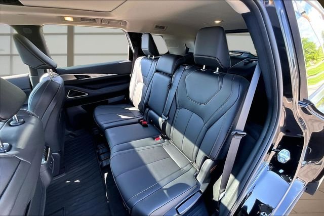 New 2027 MINERAL BLACK INFINITI LUXE image 25