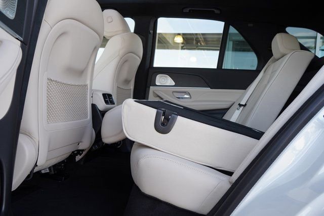 New 2026 MANUFAKTUR Moonlight White Metallic Mercedes-Benz AMG® GLE 63 S 4MATIC+ SUV image 77