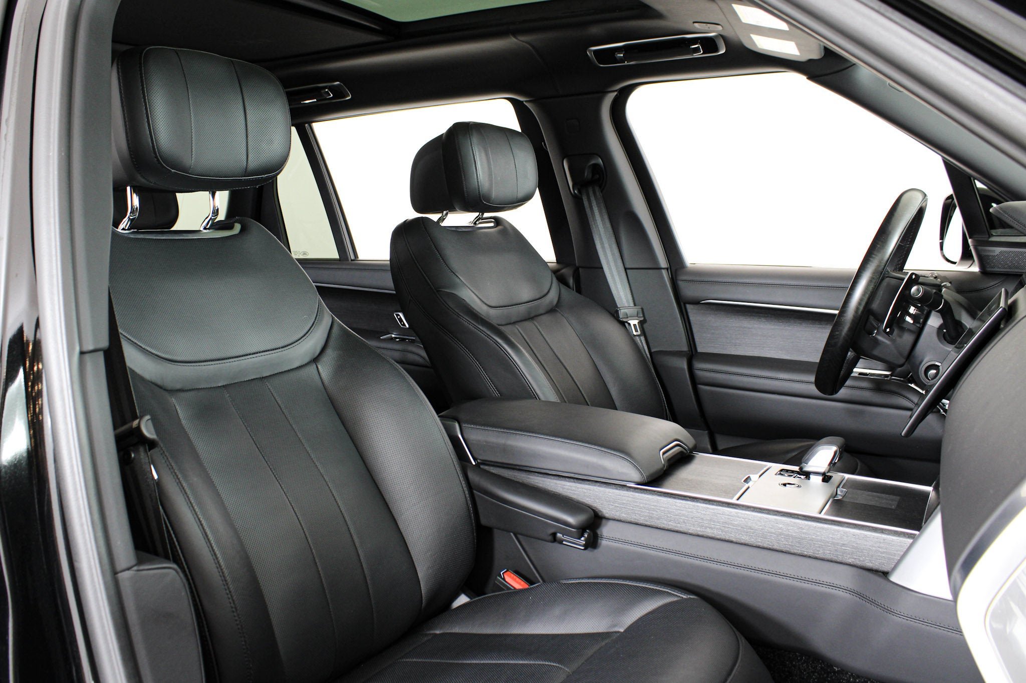 Used 2025 Black Land Rover Autobiography image 22