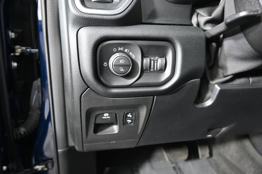 Used 2021 Blue Ram Laramie image 24
