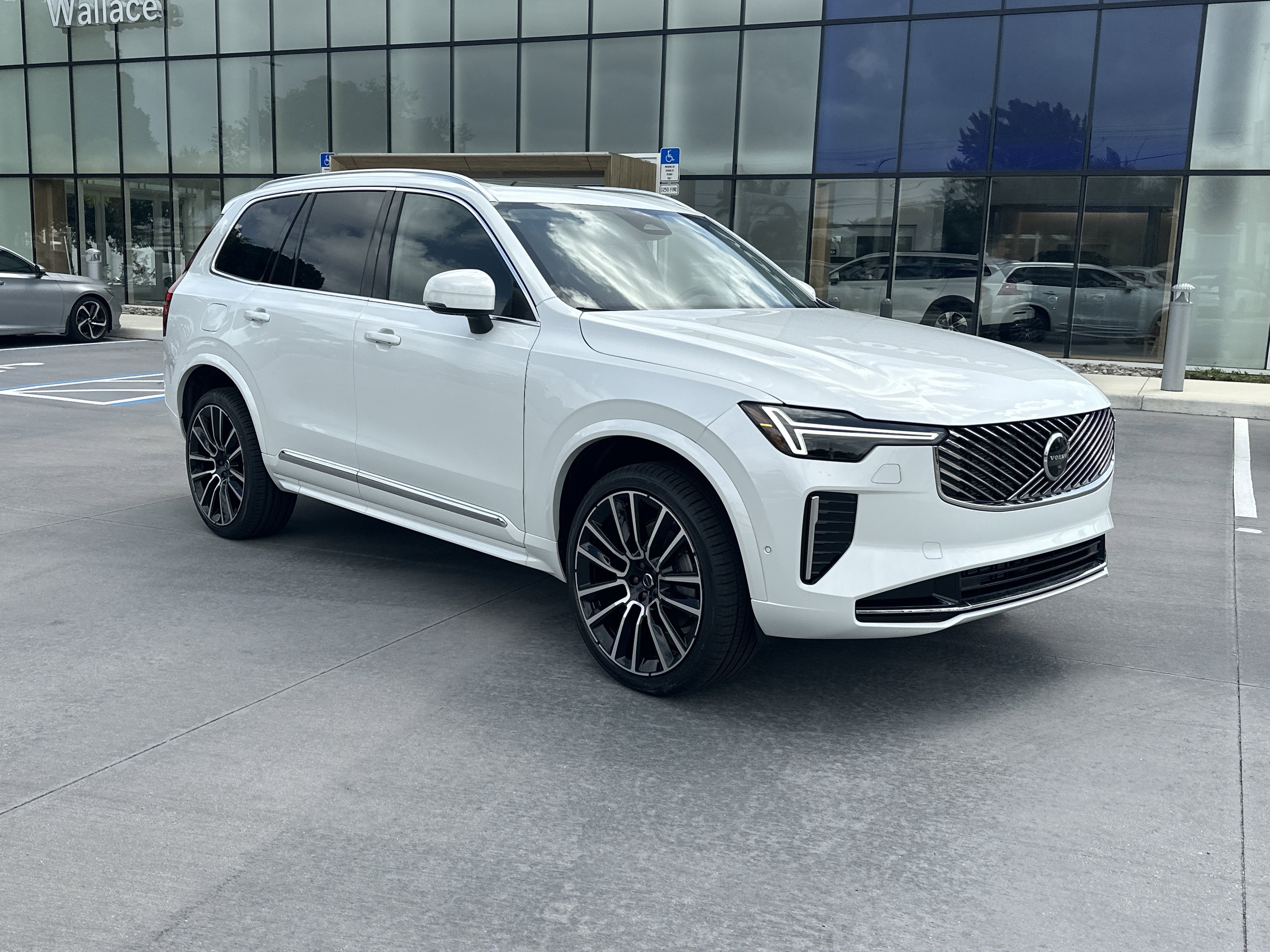 New 2026 Crystal White Volvo Plus image 4