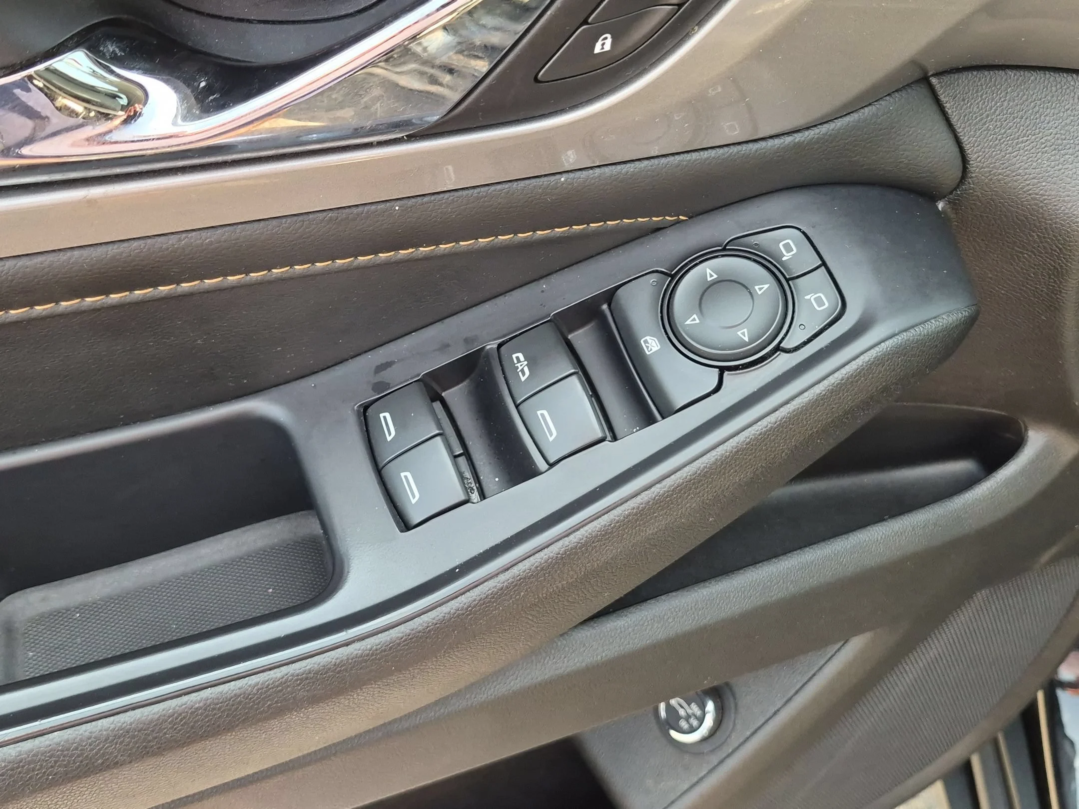 Used 2021 Mosaic Black Metallic Chevrolet LT Cloth image 21
