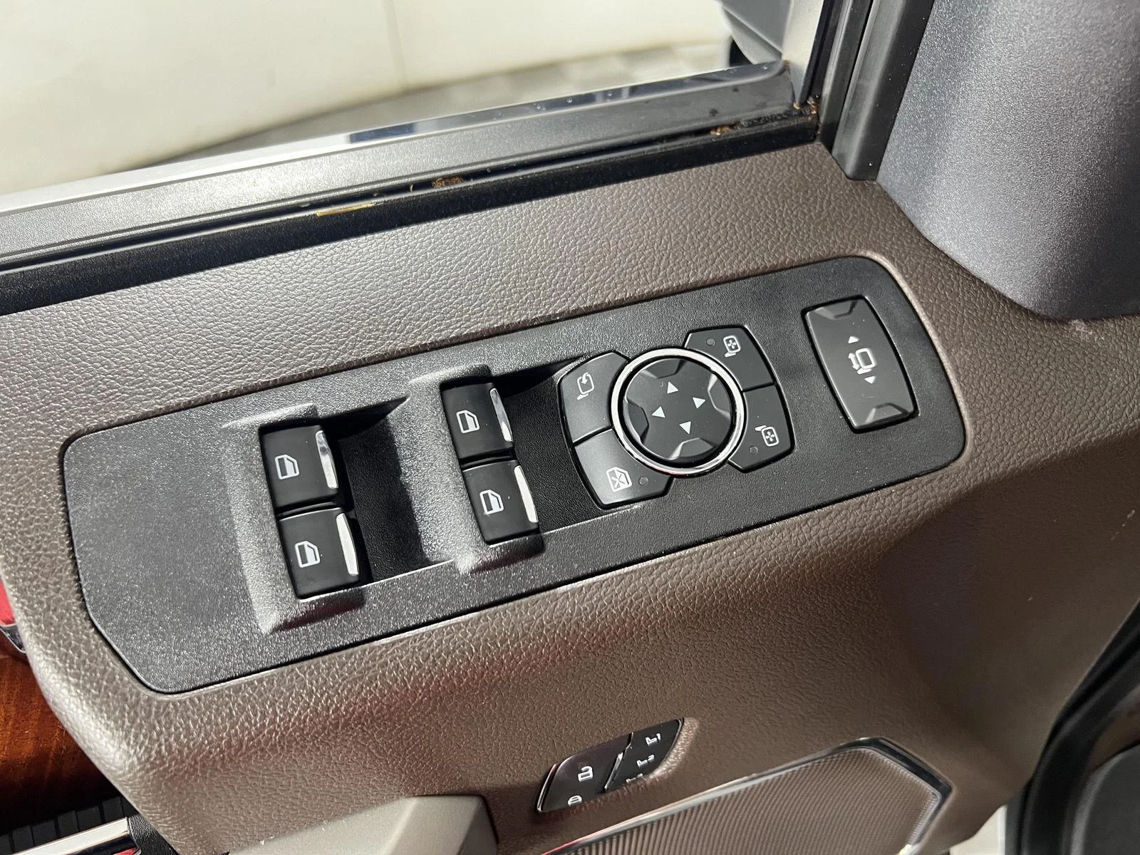 Used 2022 Wh Ford XL image 17