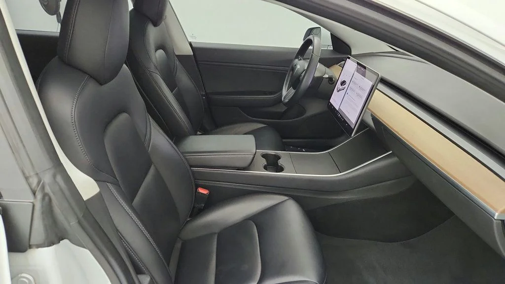 Used 2018 Pearl White Multi-Coat Tesla Long Range Battery AWD image 28