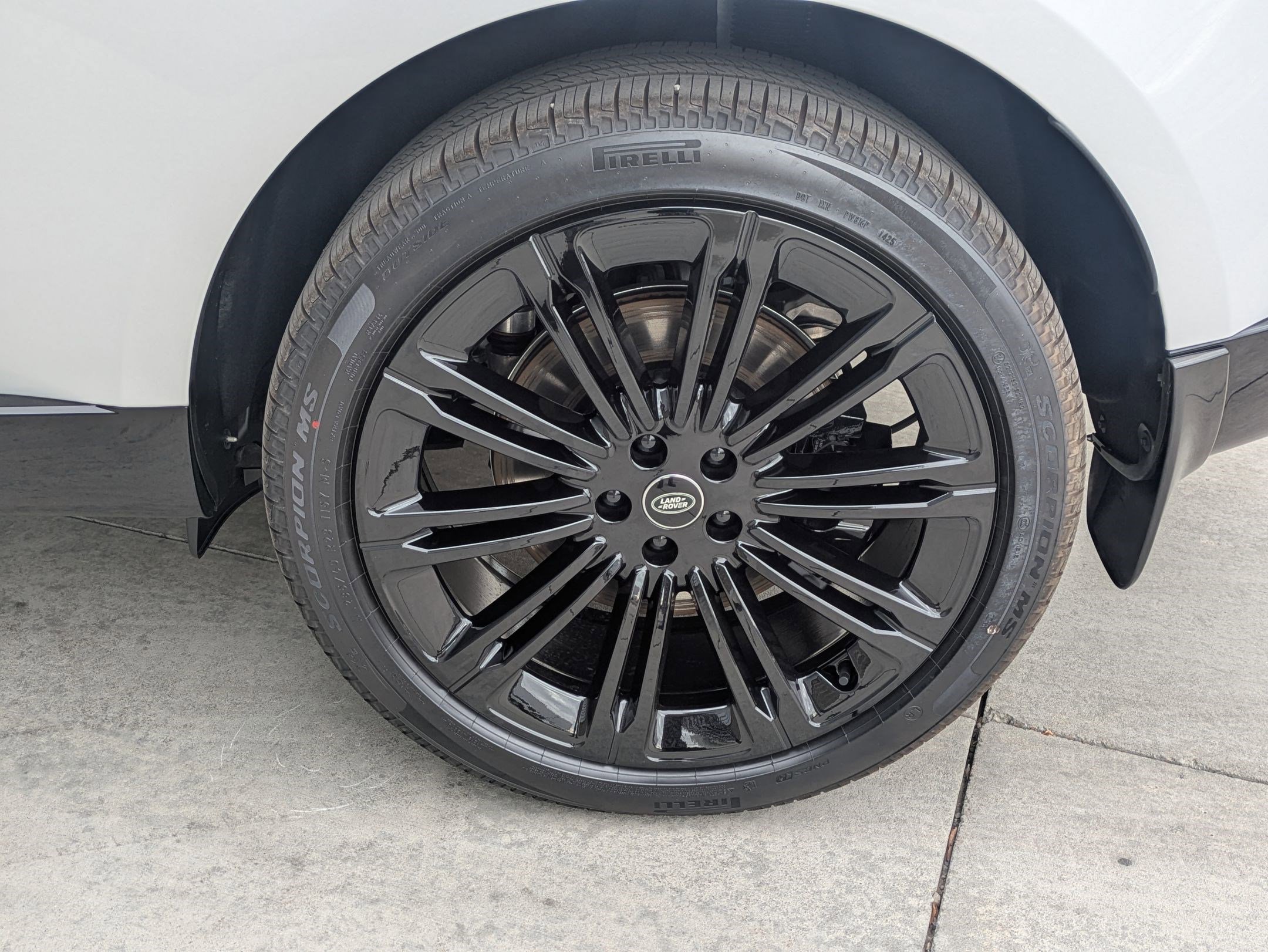 2025 Land Rover Range Rover SE - Photo 17