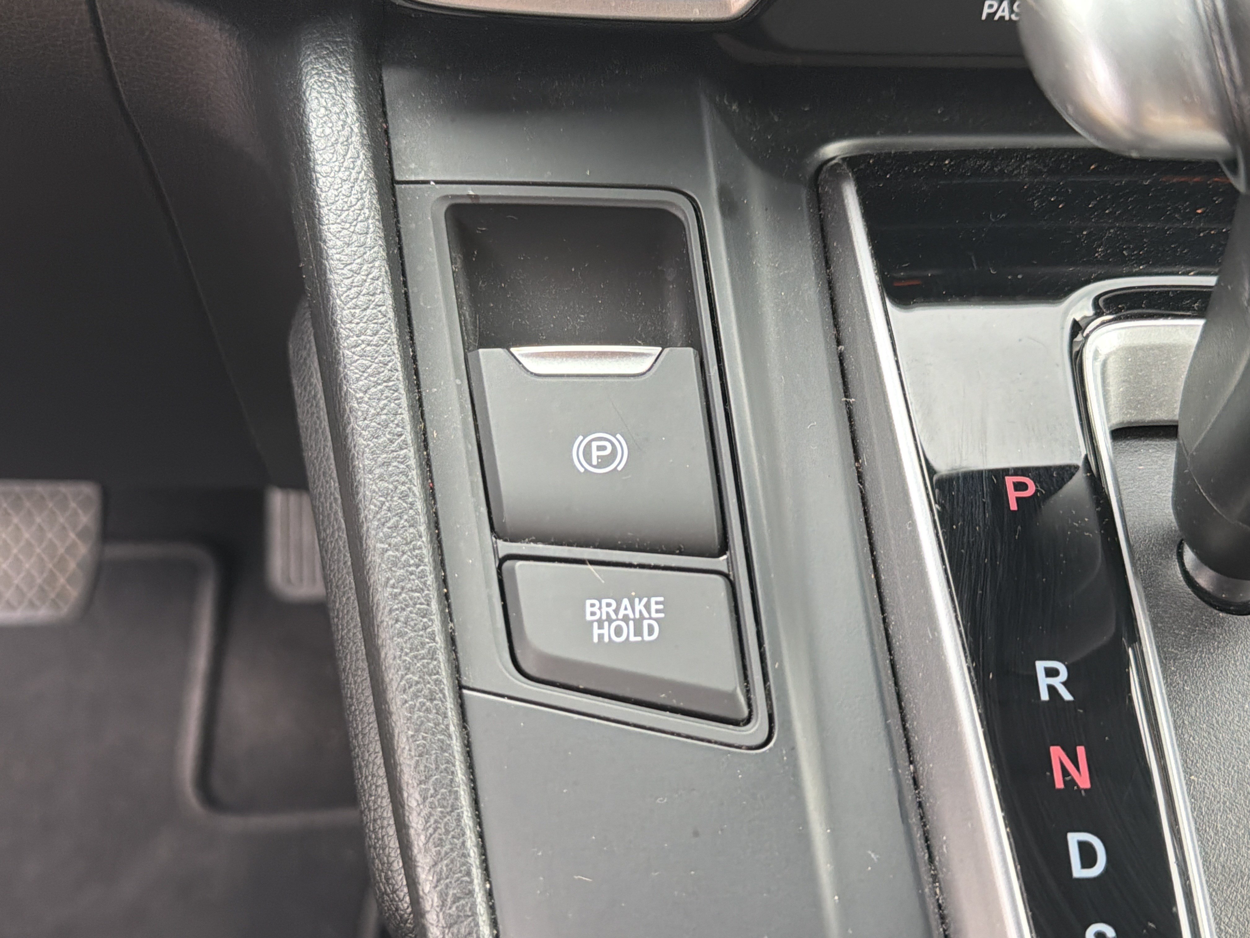 Used 2018 Gunmetal Metallic Honda Touring image 10