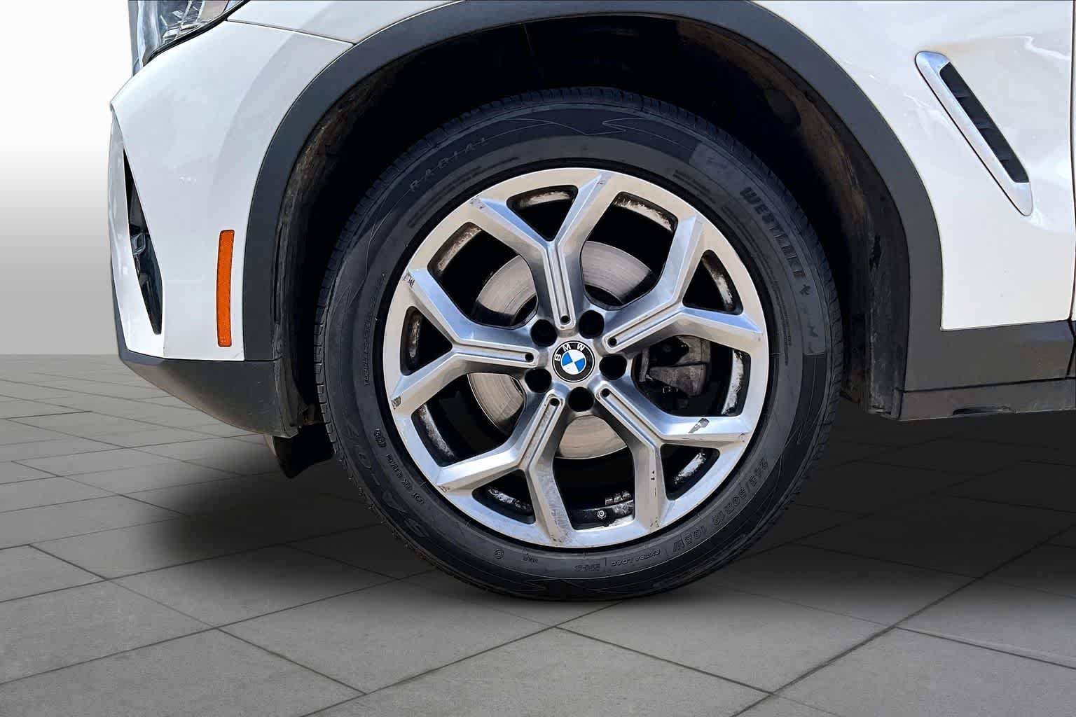 Used 2024 Alpine White BMW sDrive30i image 10