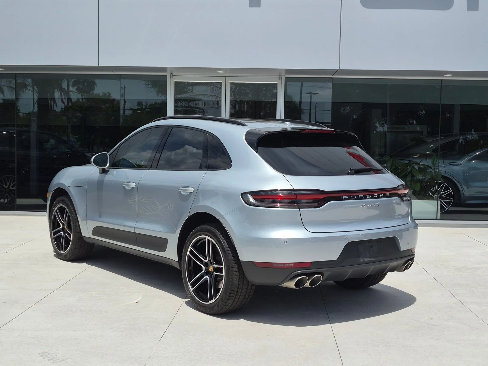 Used 2019 Dolomite Silver Metallic Porsche S image 3