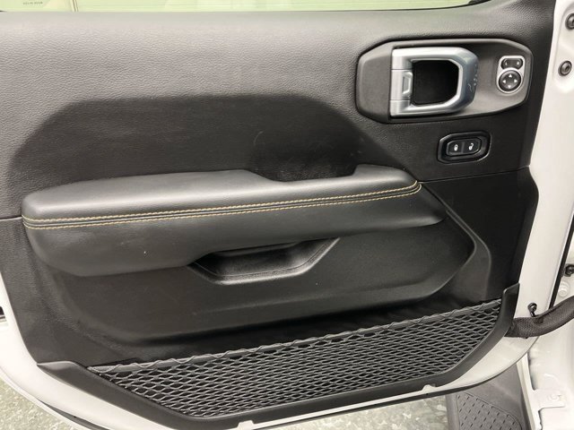 Used 2022 Bright White Clearcoat Jeep High Altitude image 8