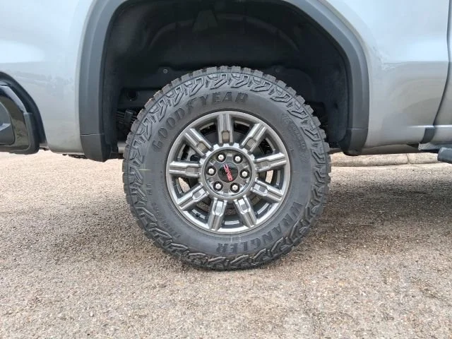 2026 GMC Sierra 1500 AT4X - Photo 18