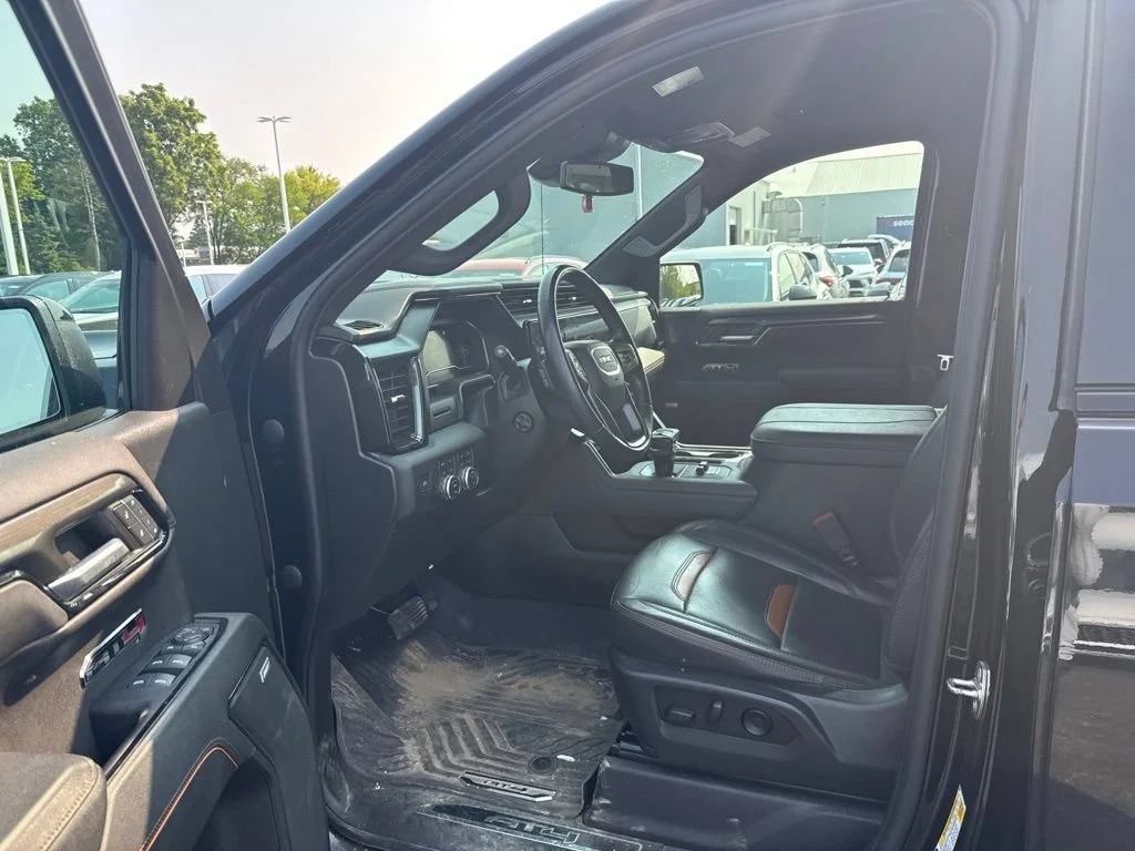 Used 2023 ONYX BLACK GMC AT4 image 2