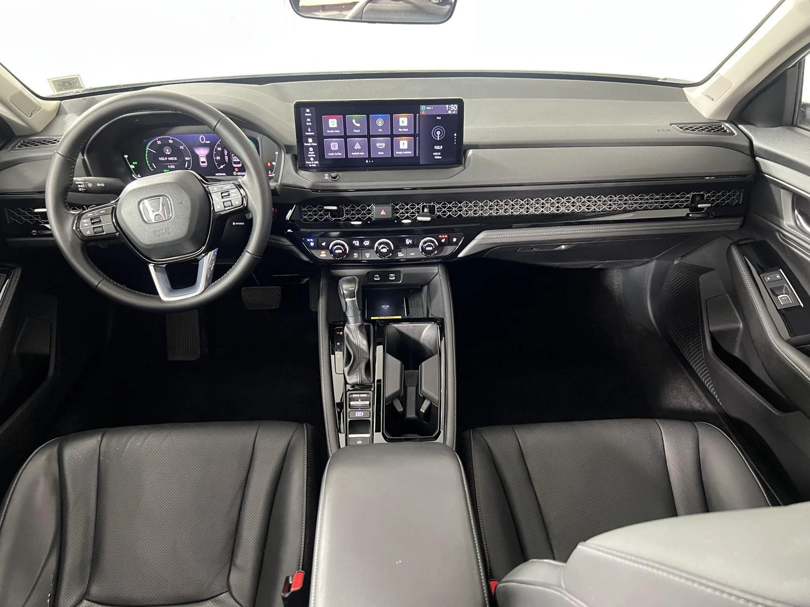 Used 2023 Platinum White Pearl Honda Touring image 2