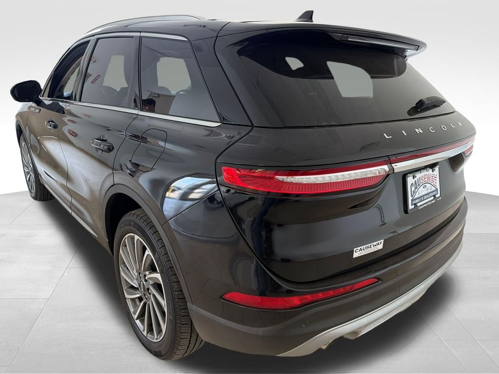 Used 2023 Black Metallic Lincoln Reserve image 4