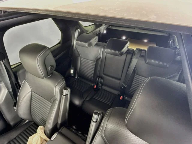 New 2026 Fuji White Land Rover Dynamic SE image 14