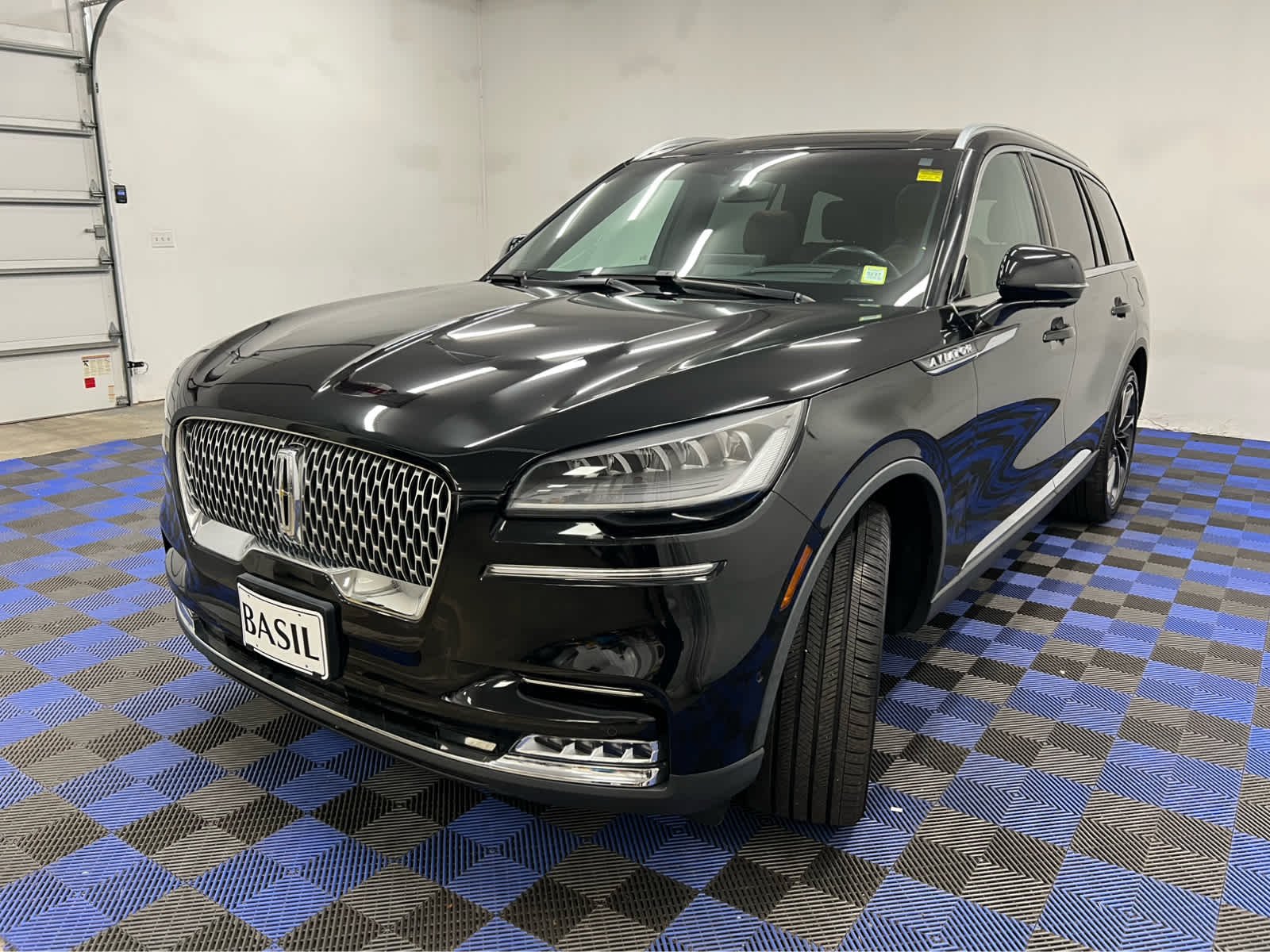 Used 2020 Infinite Black Metallic Lincoln Reserve image 3