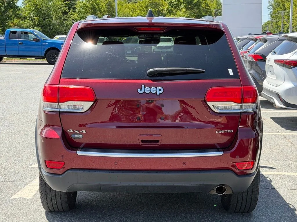 Used 2017 Red Jeep Limited image 4