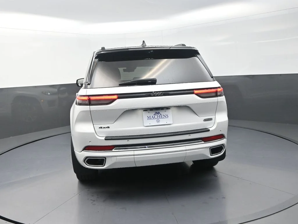 Used 2024 White Jeep Overland image 9