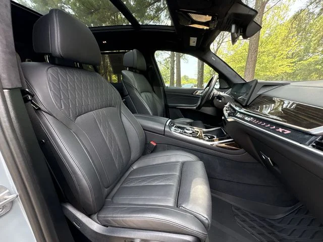 Used 2024 Gray BMW xDrive40i image 27