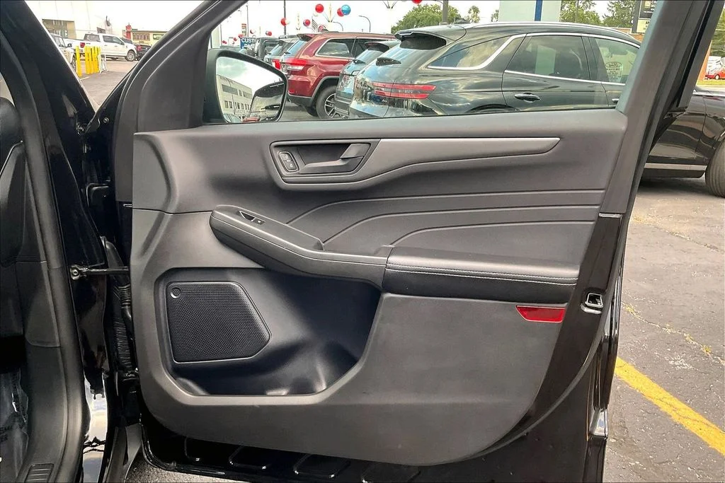 Used 2023 Black Ford Active image 23