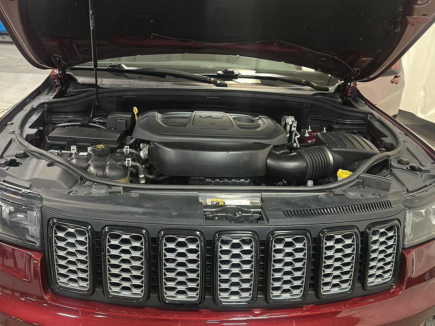 Used 2020 Velvet Red Pearlcoat Jeep Altitude image 13