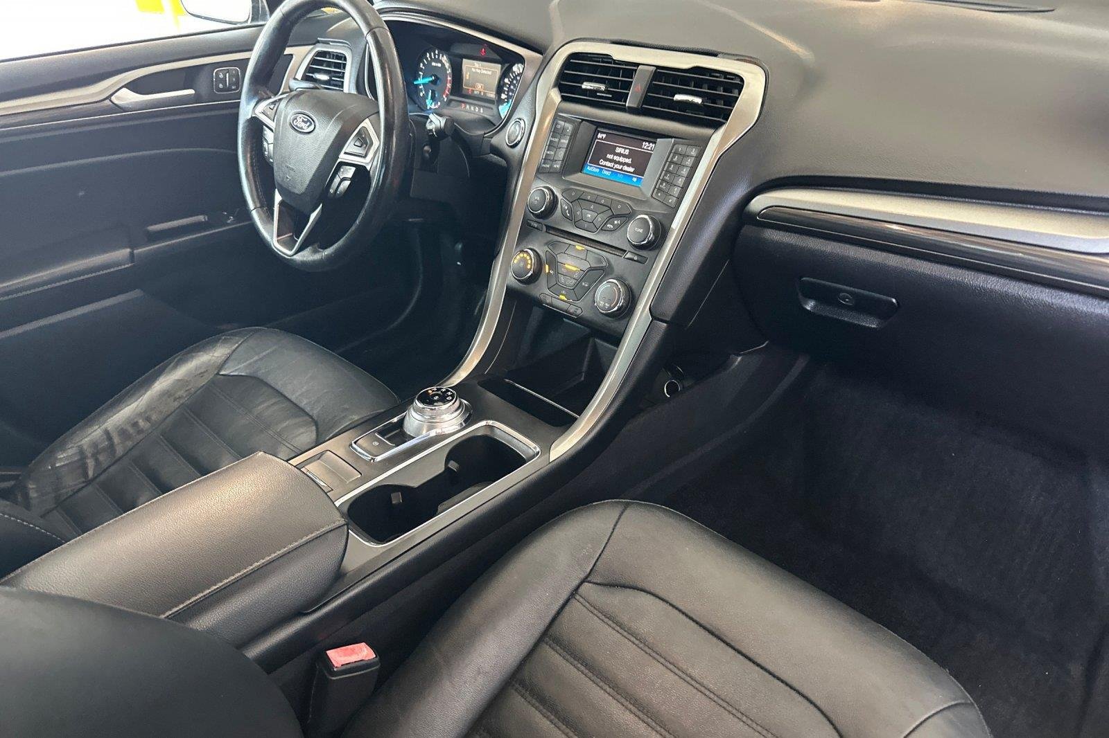 Used 2017 Magnetic Ford SE image 15