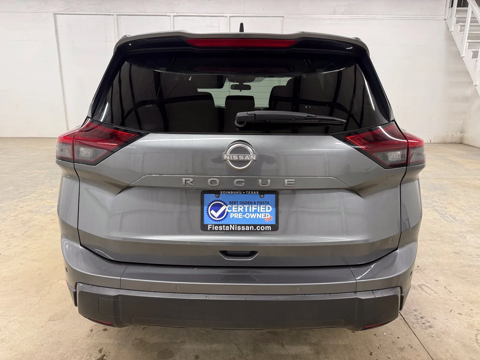 Used 2024 Gray Nissan S image 7