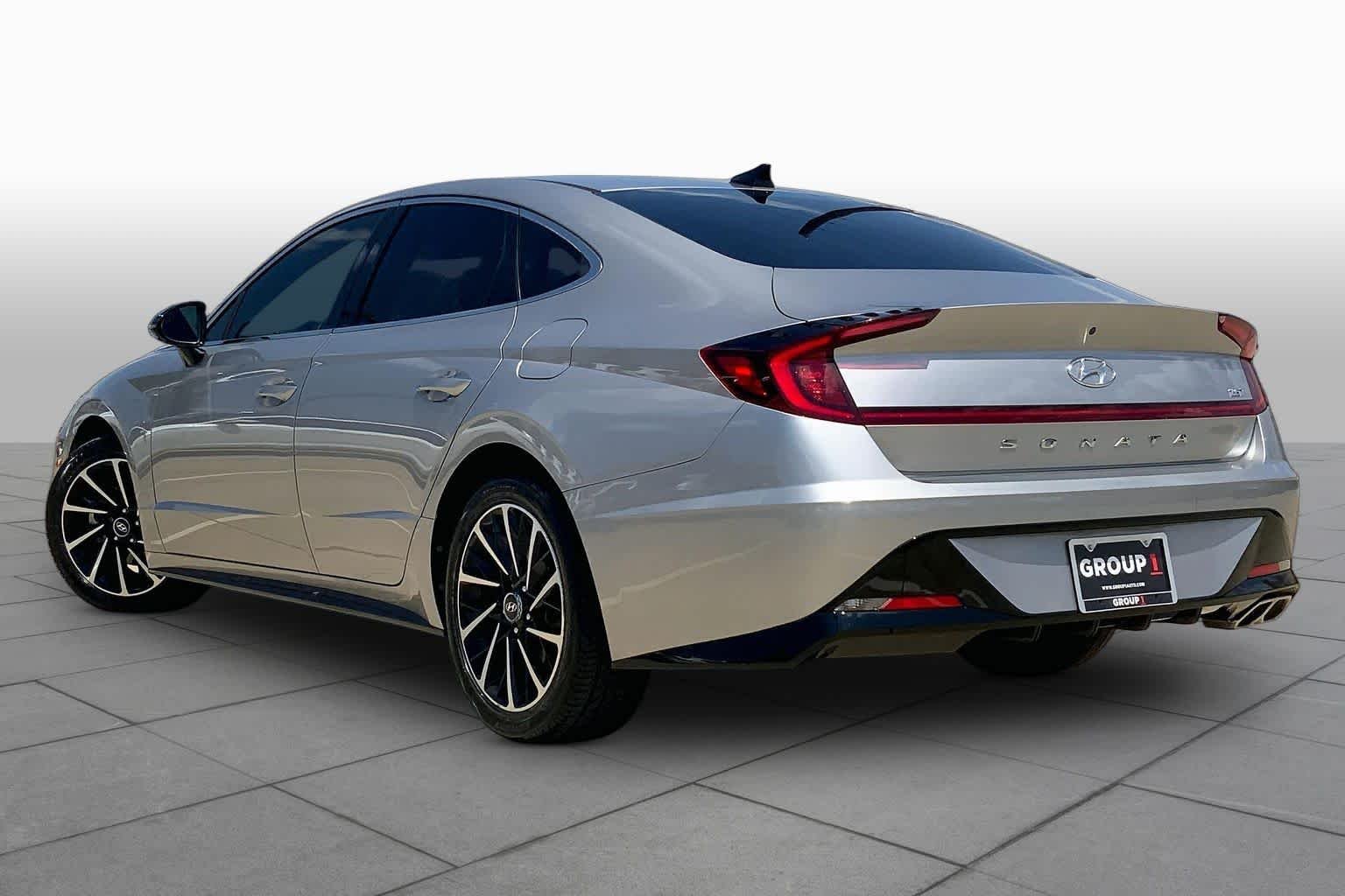 Used 2020 Shimmering Silver Pearl Hyundai SEL Plus image 11