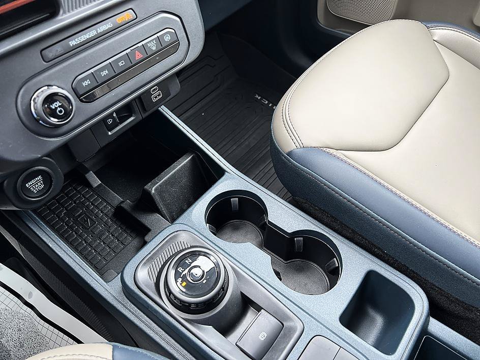 Used 2025 Beige Ford LARIAT image 19