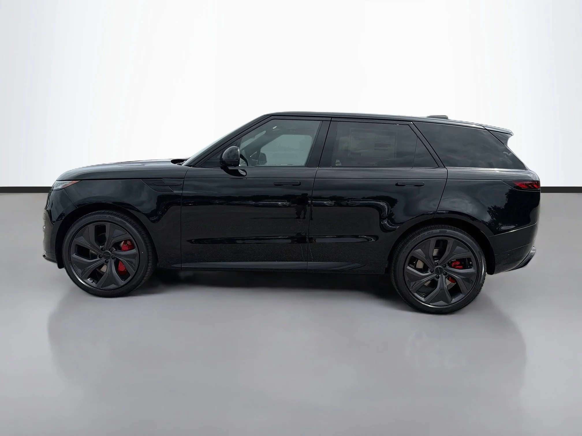 New 2026 Santorini Black Land Rover Dynamic SE image 2