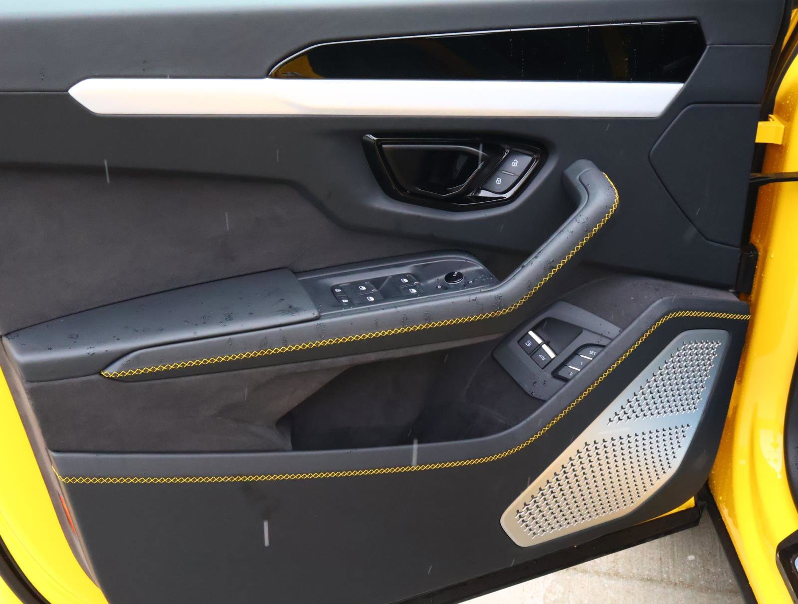 2025 Lamborghini Urus SE - Photo 15