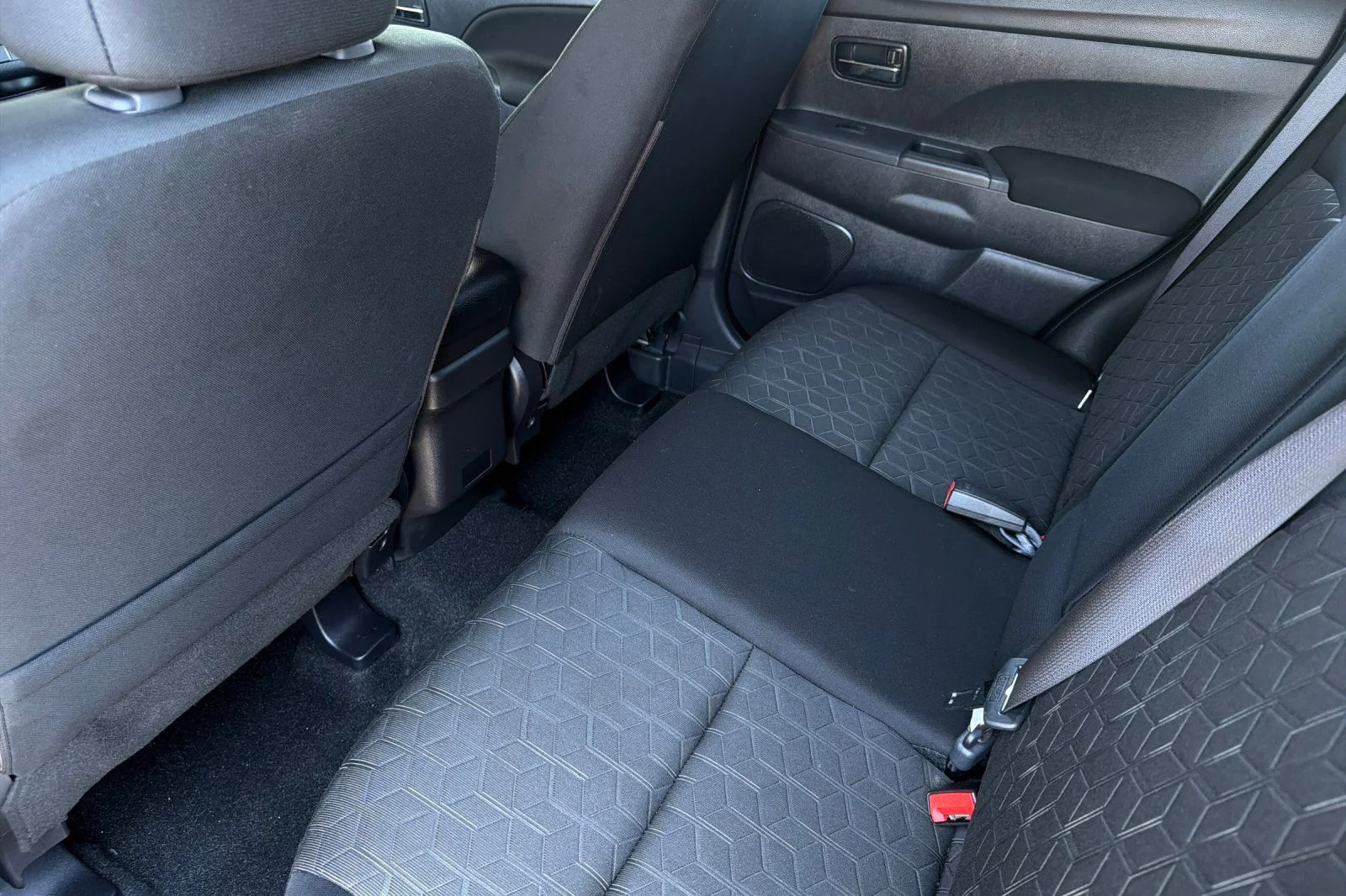 Used 2025 Black Mitsubishi 2.0 ES image 14