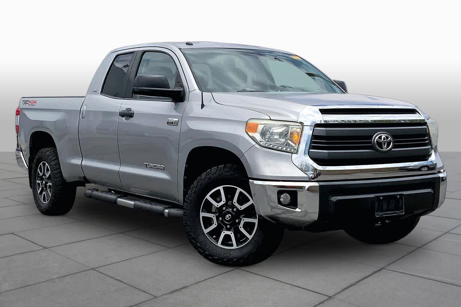 Used 2015 Silver Sky Metallic Toyota SR5 image 3