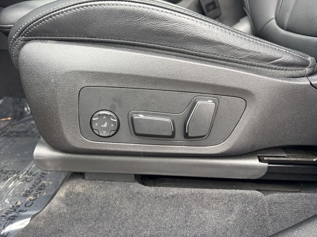 Used 2024 Black Sapphire Metallic BMW xDrive30i image 20