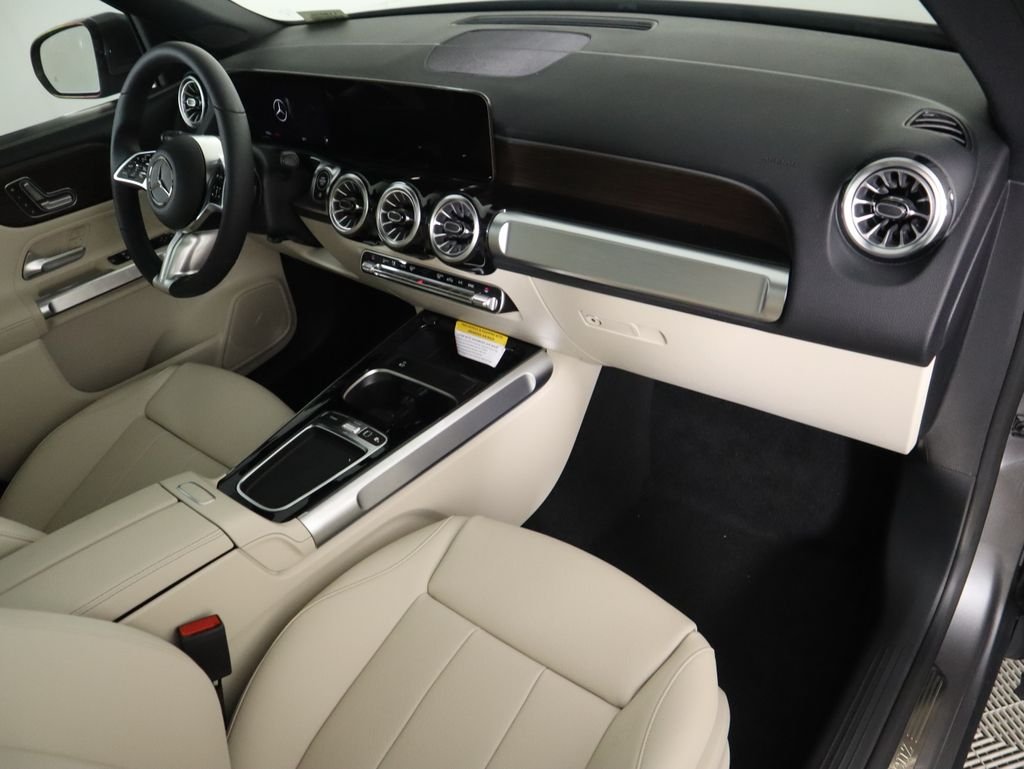 Certified Used 2026 Mountain Grey Metallic Mercedes-Benz GLB 250 image 18