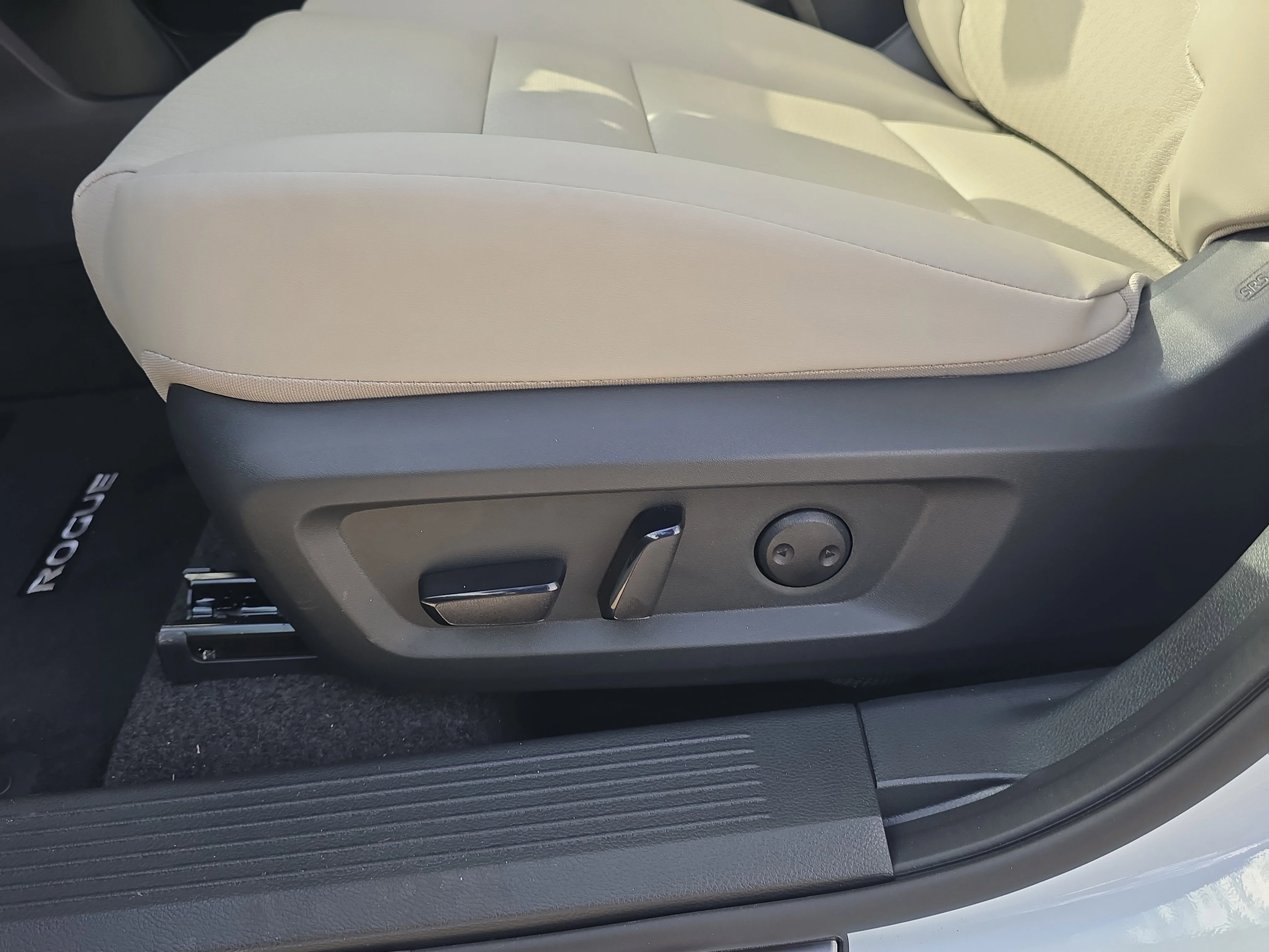 New 2026 Everest White Pearl TriCoat Nissan Dark Armor™ image 21