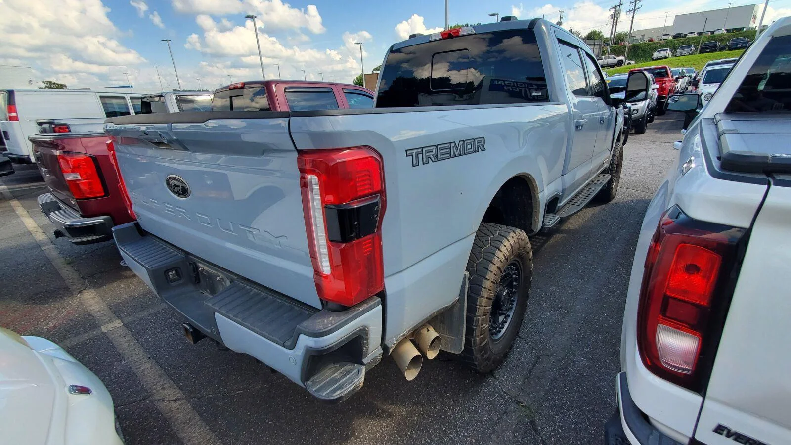 Used 2024 Glacier Gray Metallic Tri-coat Ford XL image 9