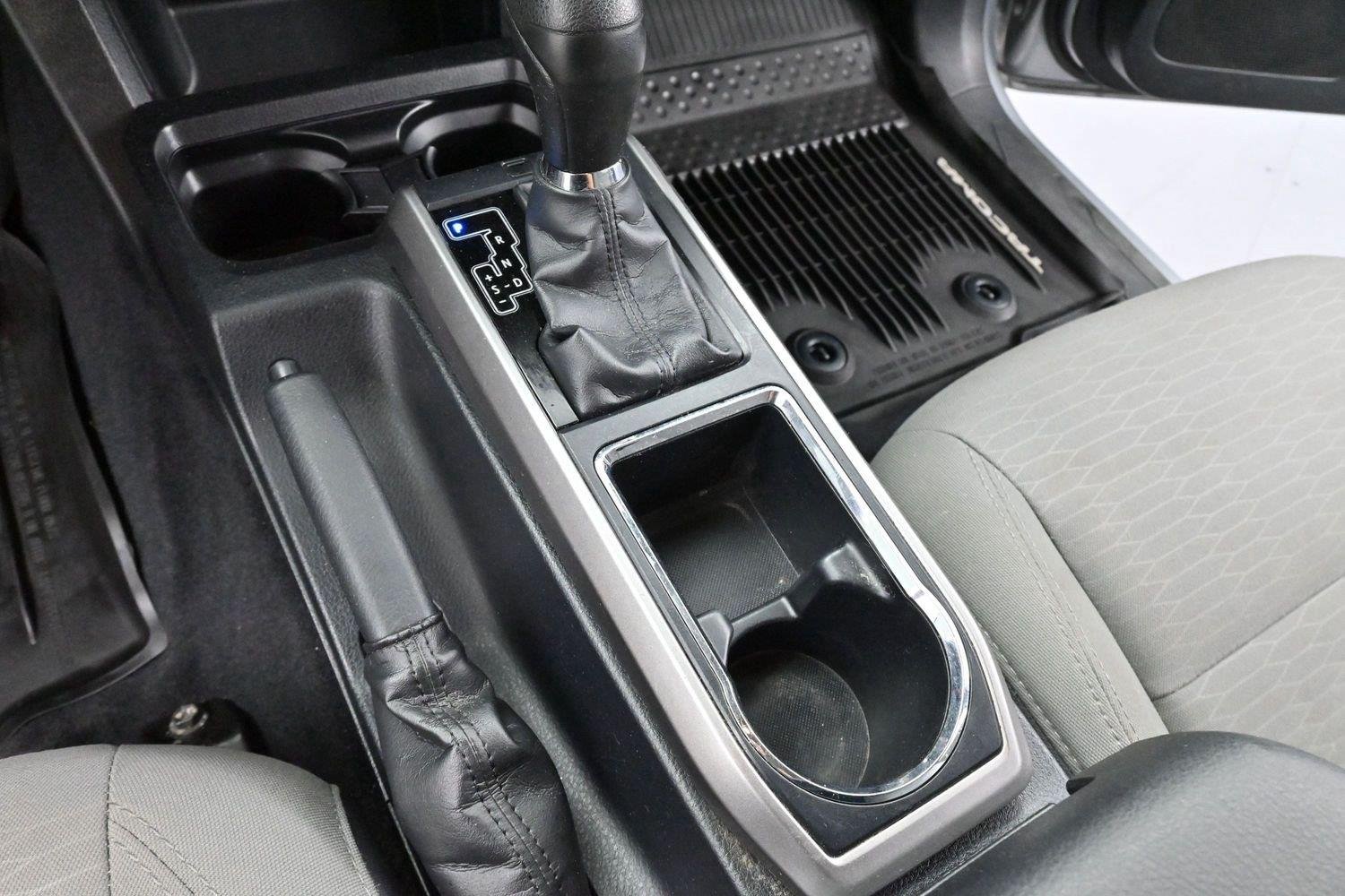 Used 2019 Silver Sky Metallic Toyota SR image 18
