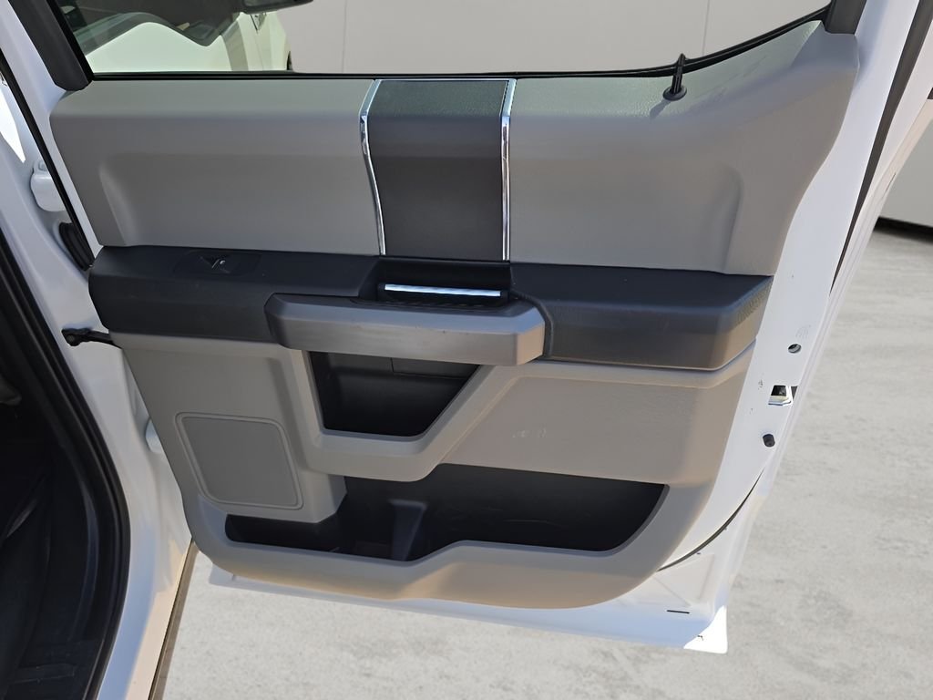 Used 2019 White Ford  image 33