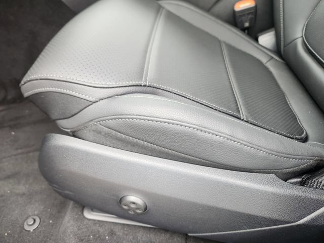 Certified Used 2026  Mercedes-Benz GLC 300 image 9