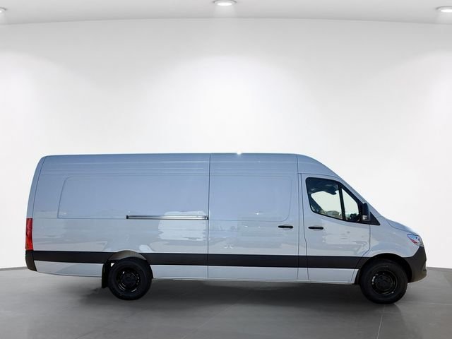 New 2026 Arctic White Mercedes-Benz Cargo 170 WB image 8