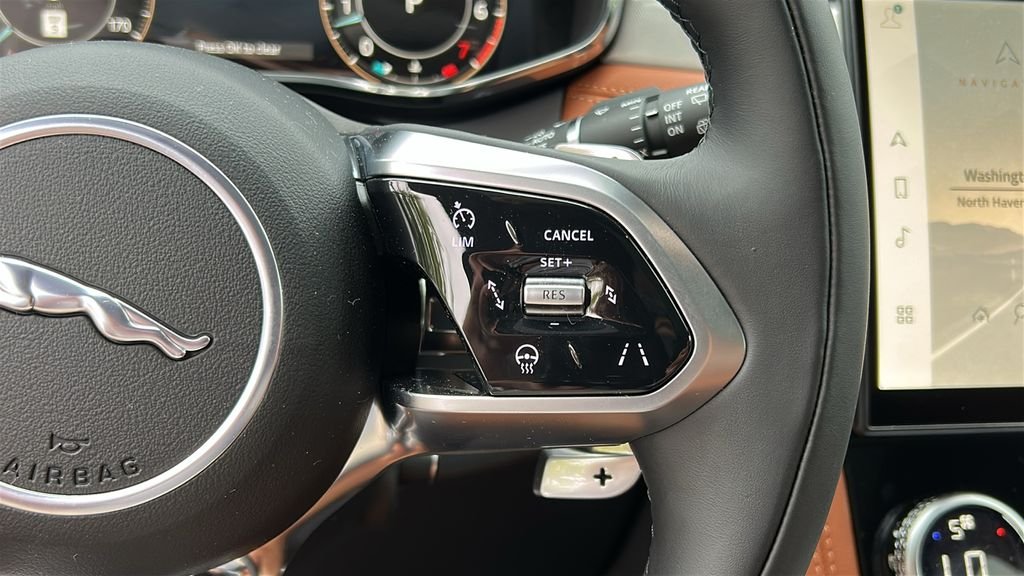 2026 Jaguar F-Pace R-Dynamic S - Photo 14