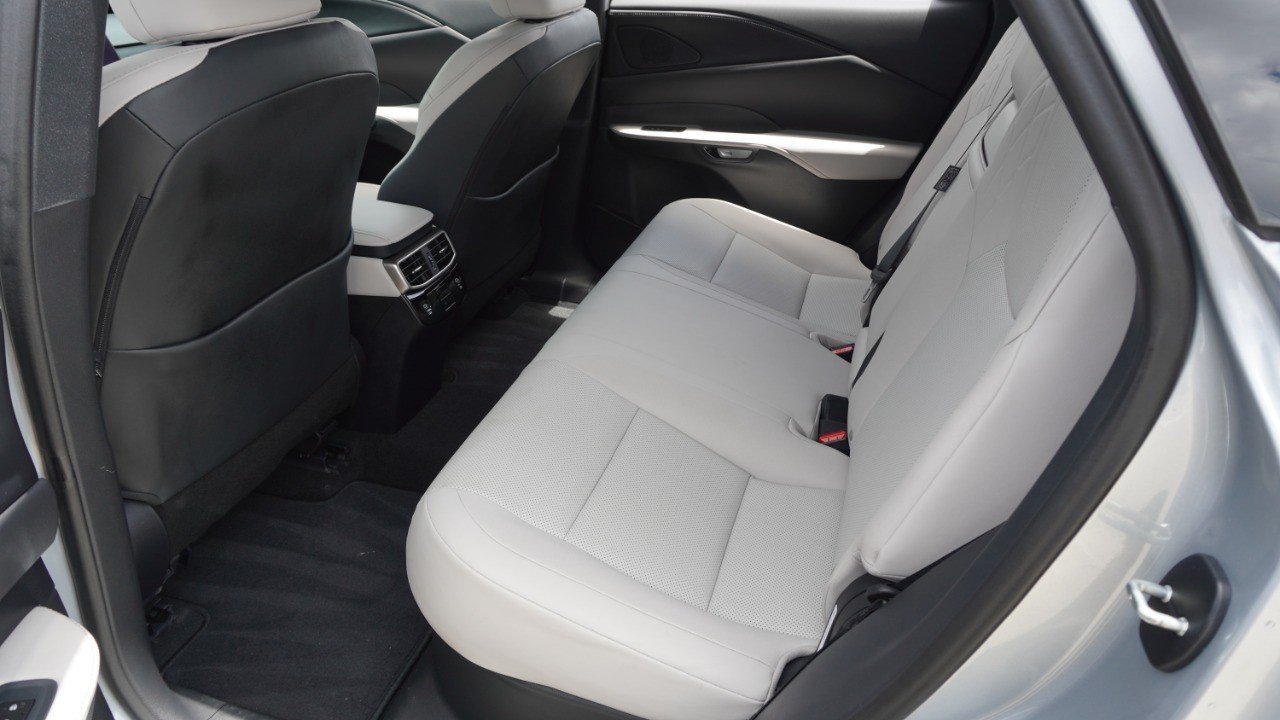 Certified Used 2024 Silver Lexus RX 350 Premium image 31