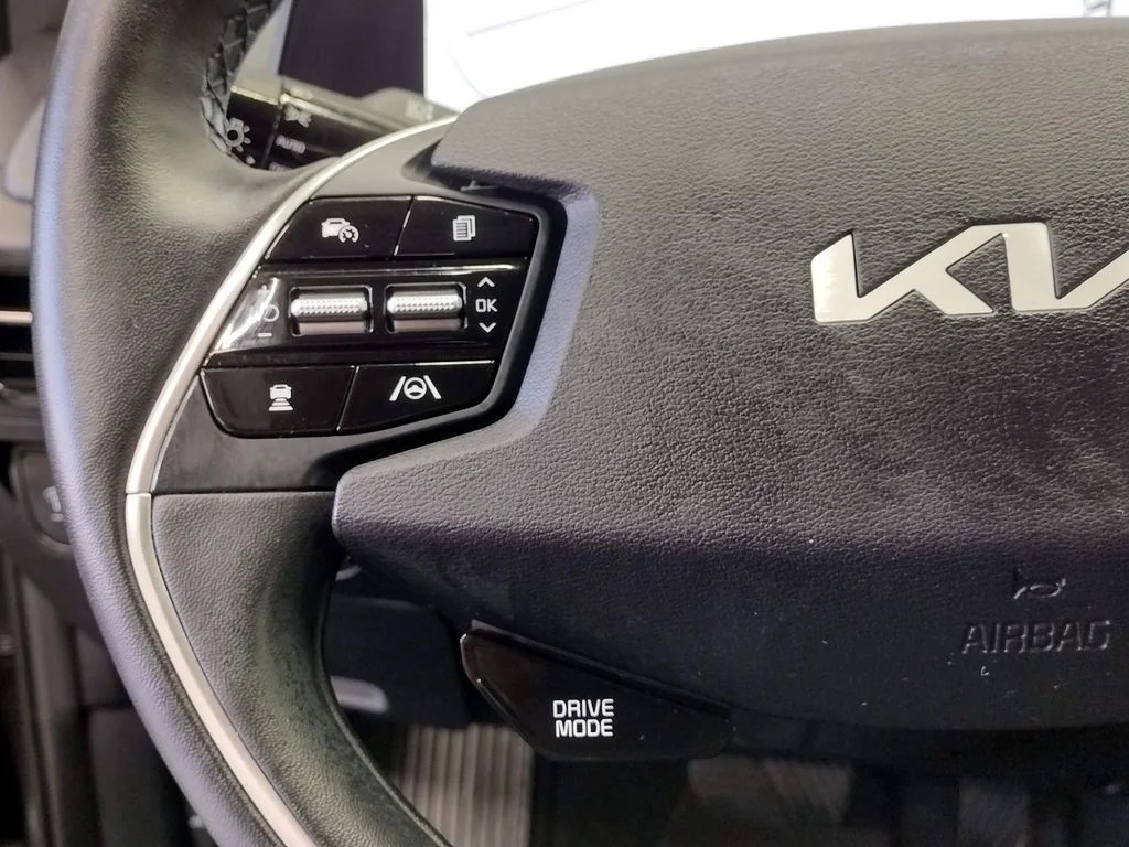Used 2024 Gray Kia Light image 27