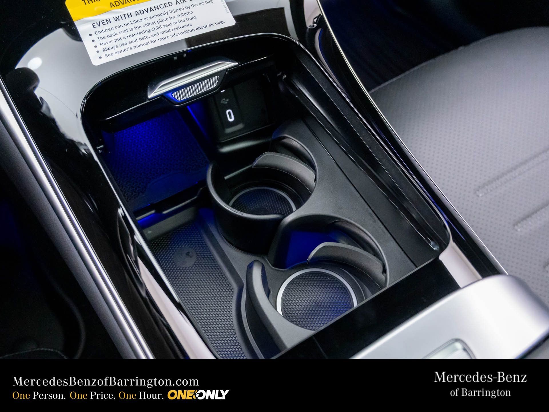 New 2026 MANUFAKTUR Moonlight White Metallic Mercedes-Benz GLC 300 image 76