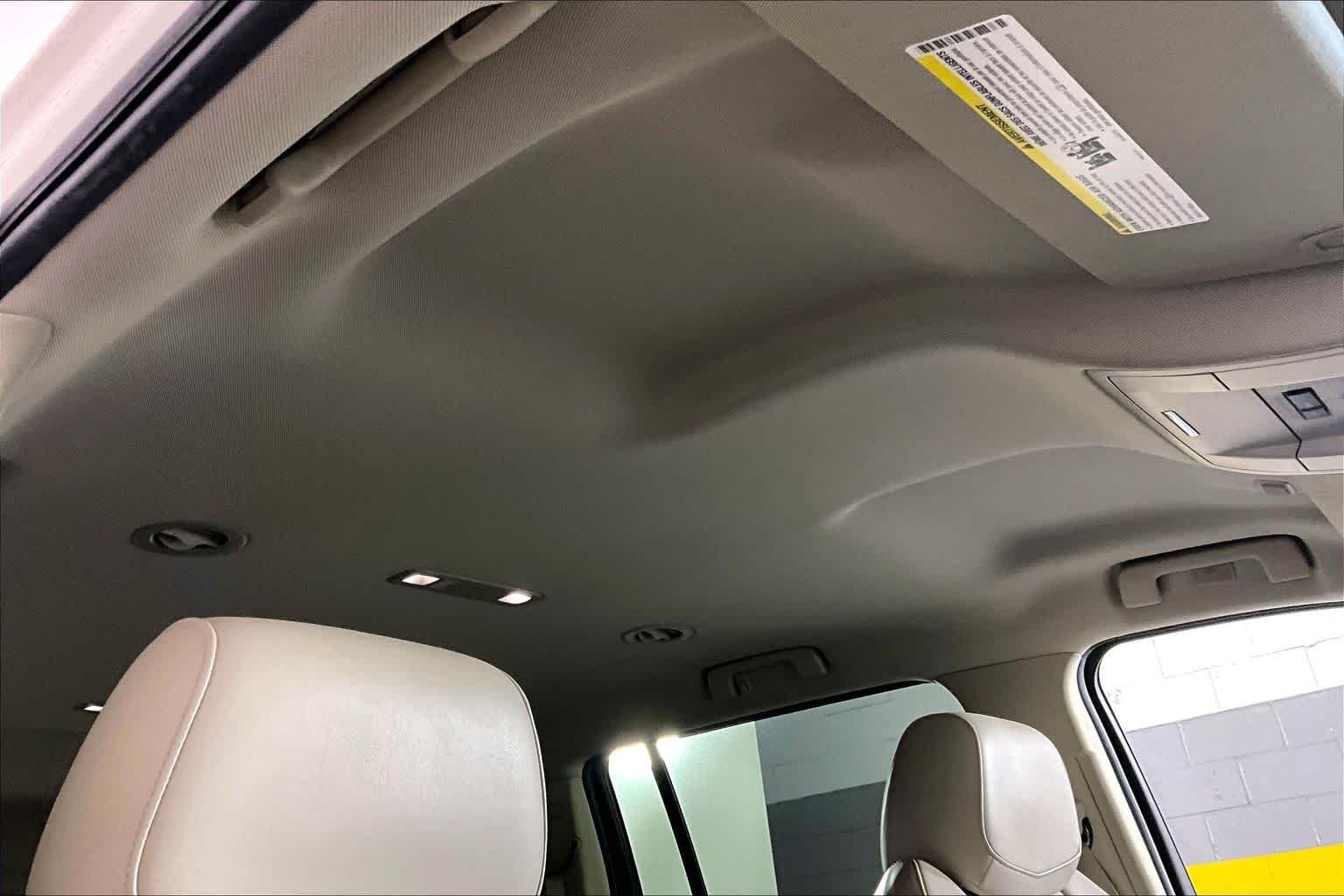 Used 2015 White Diamond Tricoat Cadillac Standard image 13