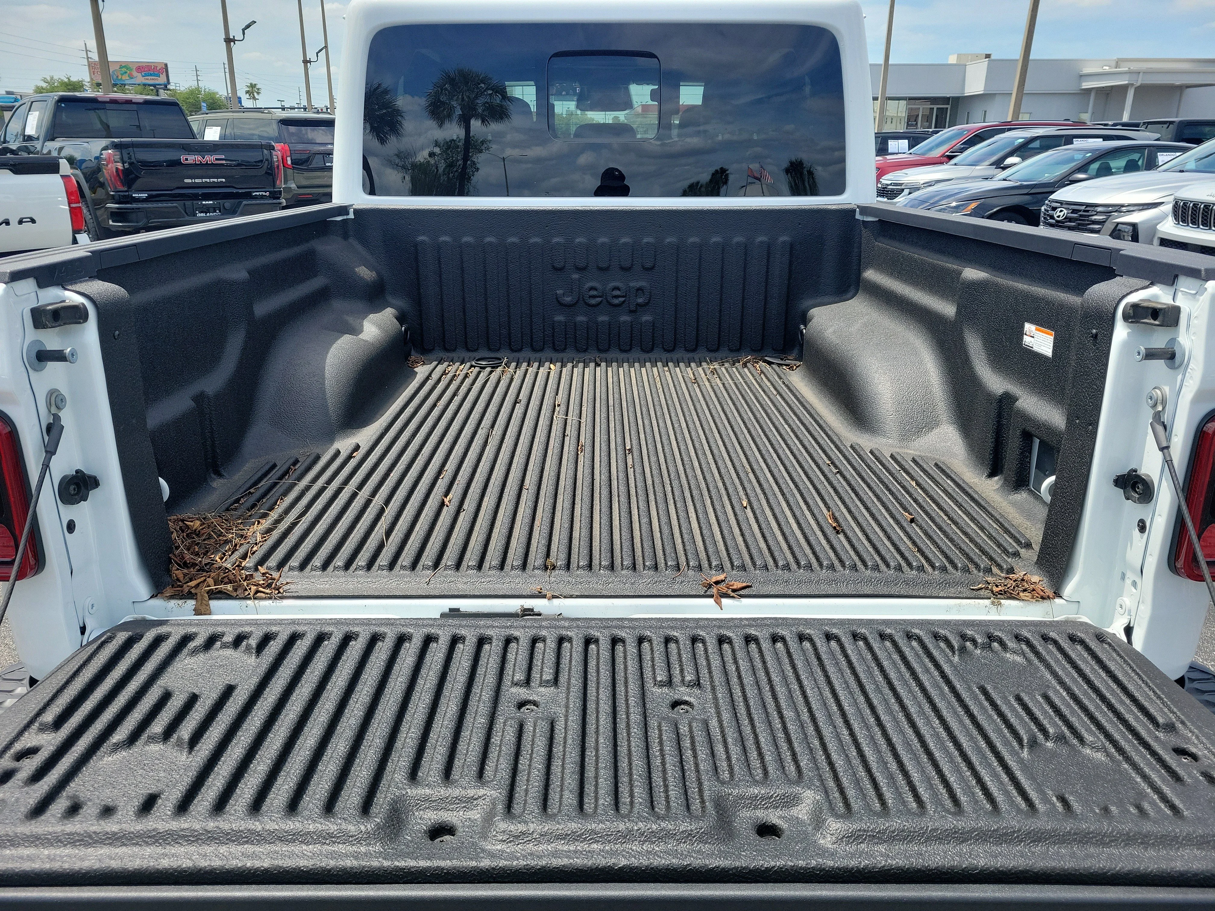 New 2026 Bright White Clearcoat Jeep Mojave X image 9
