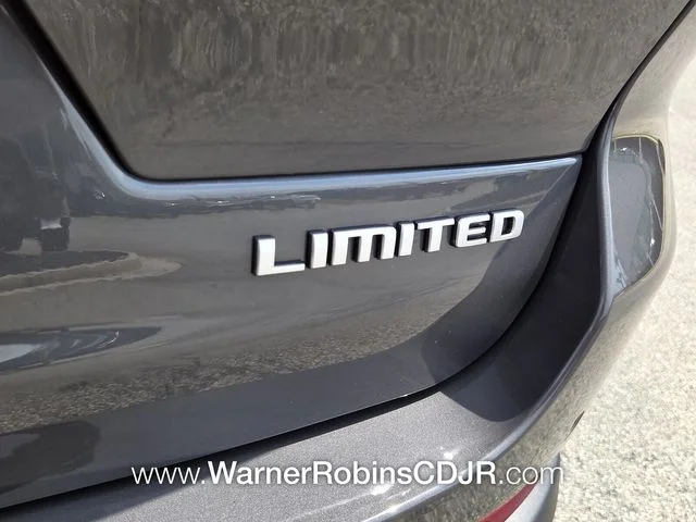 New 2026 Baltic Gray Metallic Clear-Coat Exterior Paint Jeep Limited image 10