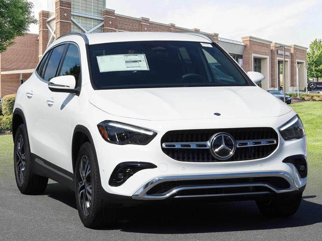 New 2026 Polar White Mercedes-Benz GLA 250 image 3