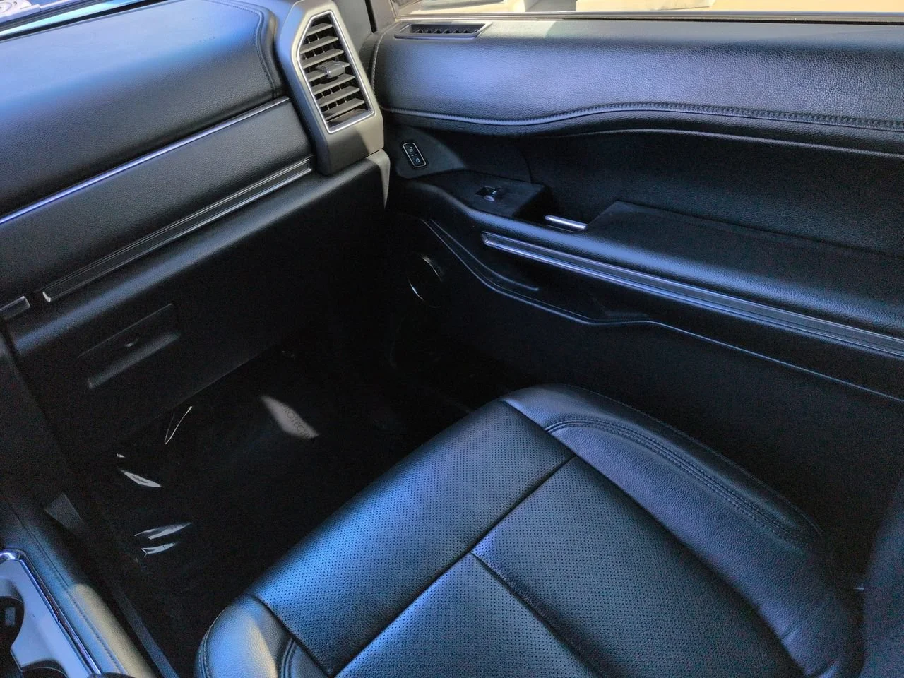 Used 2021 Black Metallic Ford XLT image 17