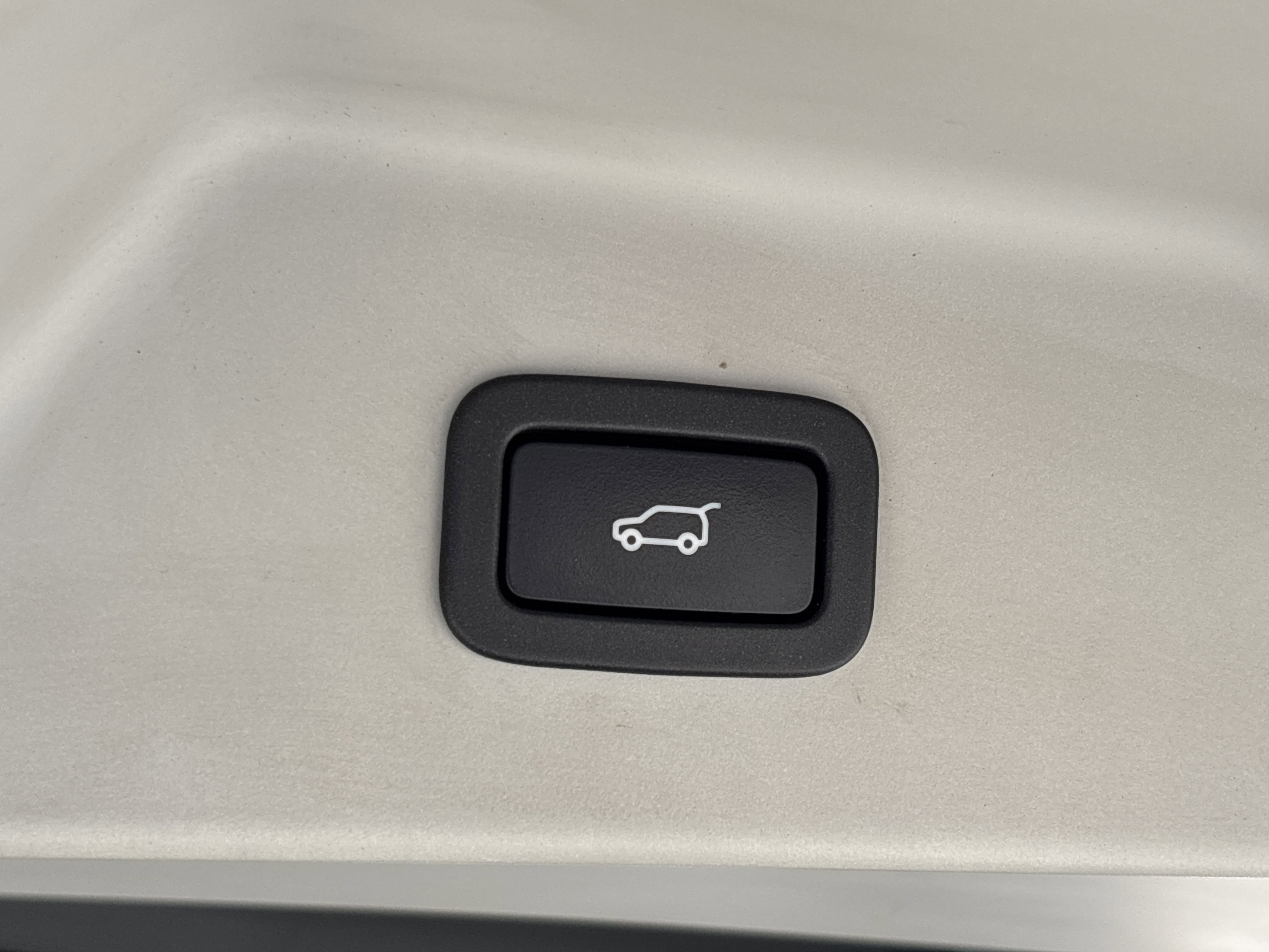 Used 2021 White Land Rover P525 Westminster image 10